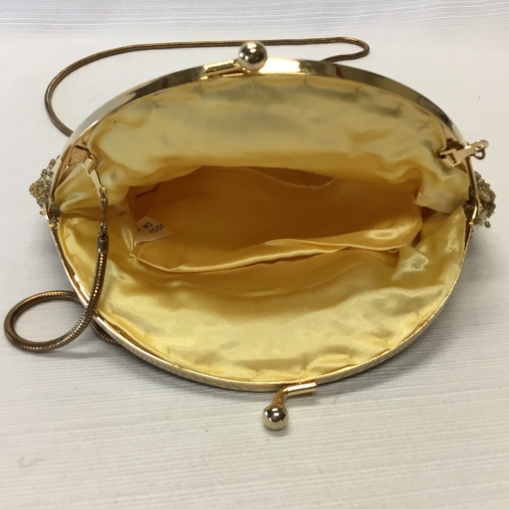 Exciting Fully Beaded Bag - Picture 6 of 8